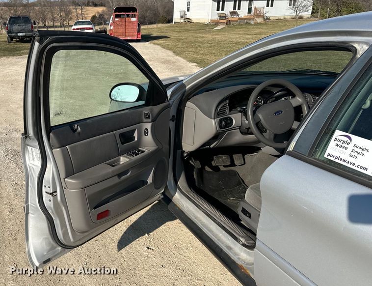 image for item DQ6357 2006 Ford Tarus 