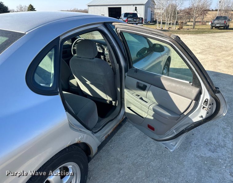 image for item DQ6357 2006 Ford Tarus 