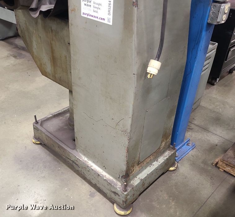 image for item DR5264 1985 Enco  4VS milling machine