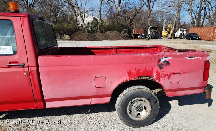 image for item DR7880 1996 Ford  F150 pickup truck