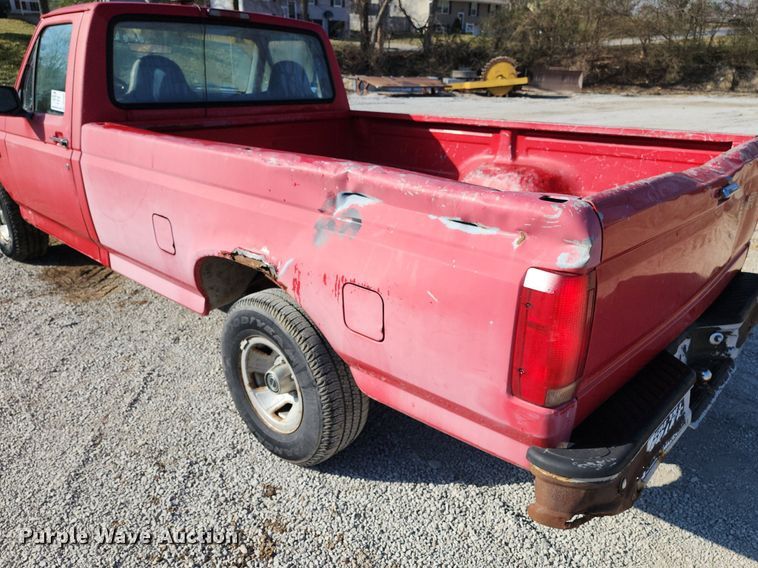 image for item DR7880 1996 Ford  F150 pickup truck