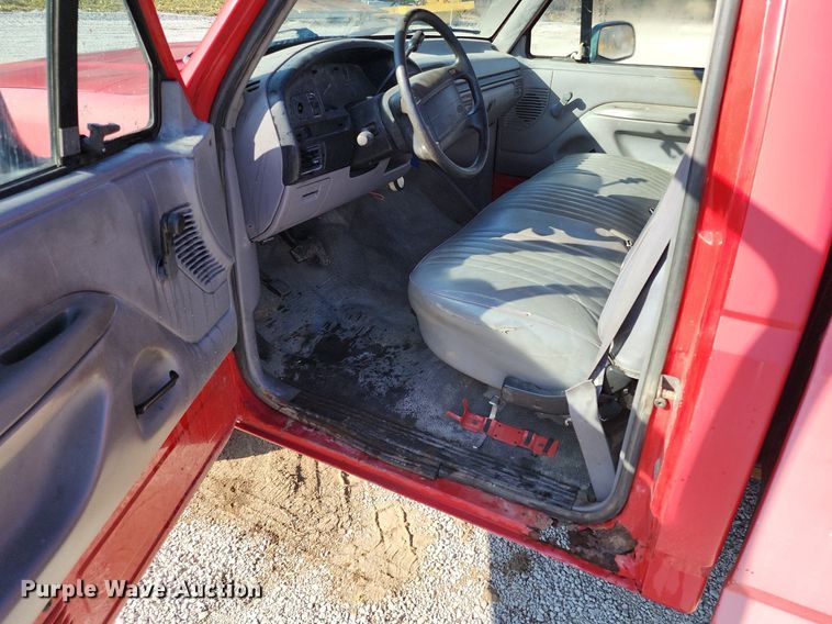 image for item DR7880 1996 Ford  F150 pickup truck