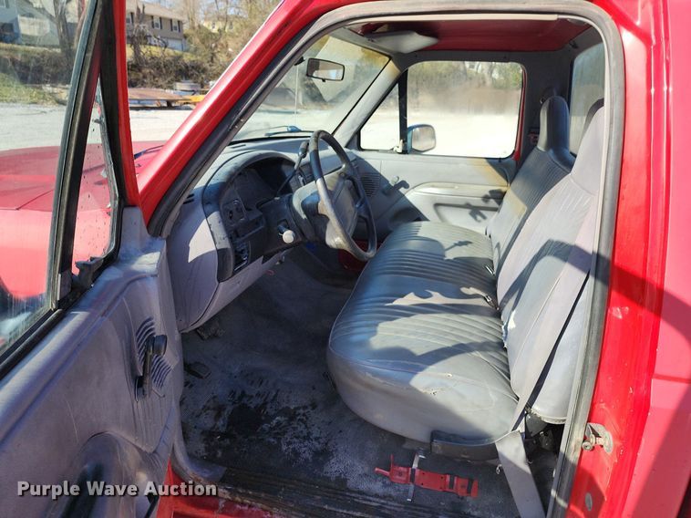 image for item DR7880 1996 Ford  F150 pickup truck