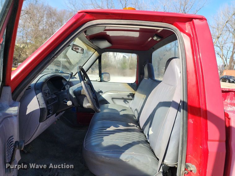 image for item DR7880 1996 Ford  F150 pickup truck