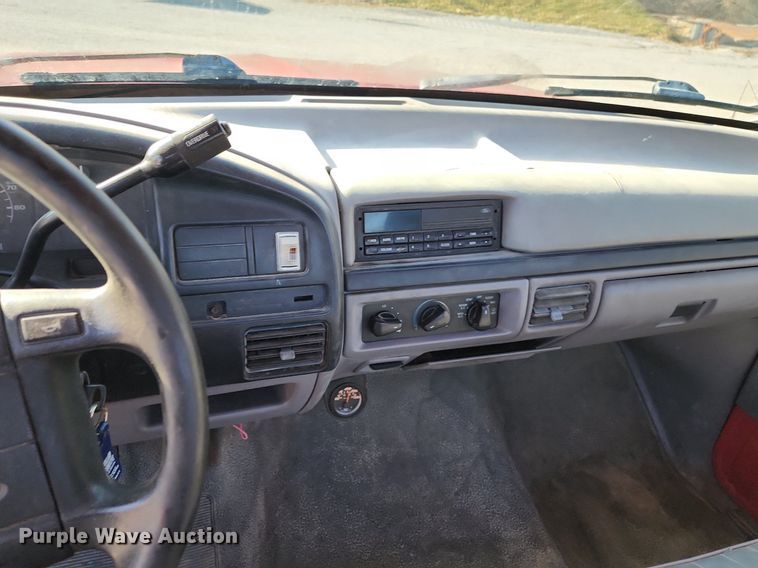 image for item DR7880 1996 Ford  F150 pickup truck