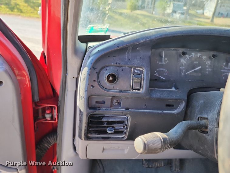 image for item DR7880 1996 Ford  F150 pickup truck