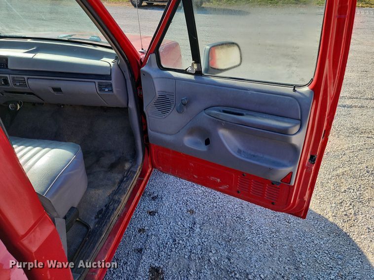 image for item DR7880 1996 Ford  F150 pickup truck