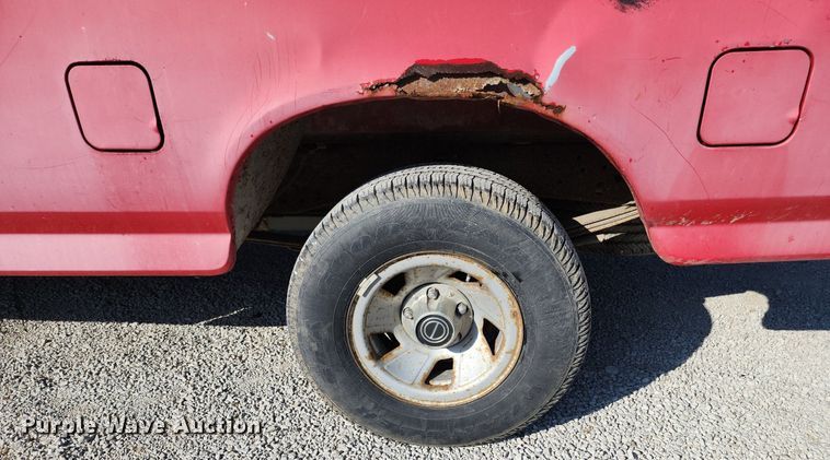 image for item DR7880 1996 Ford  F150 pickup truck