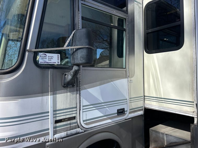 image for item DS0830 1998 Fleetwood  Pace Arrow RV