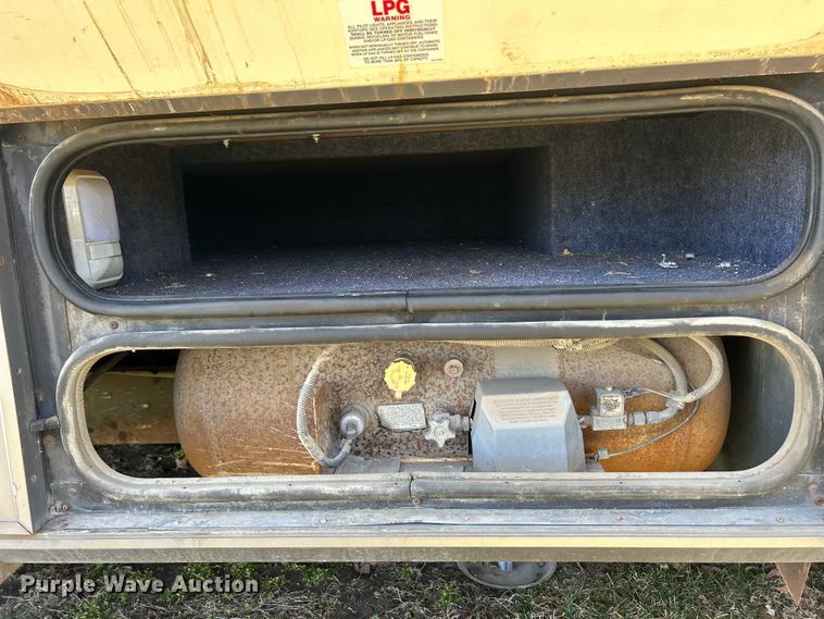 image for item DS0830 1998 Fleetwood  Pace Arrow RV