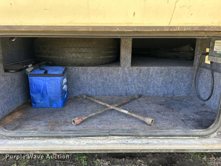 image for item DS0830 1998 Fleetwood  Pace Arrow RV