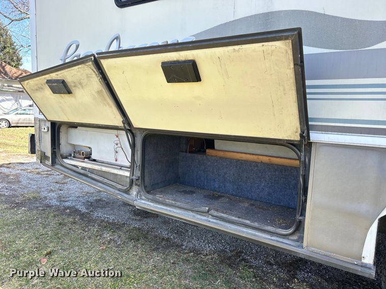 image for item DS0830 1998 Fleetwood  Pace Arrow RV