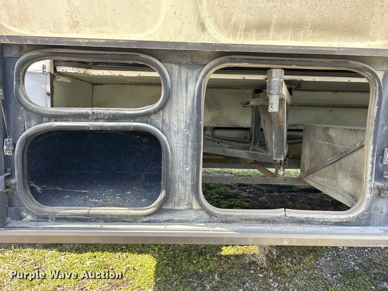 image for item DS0830 1998 Fleetwood  Pace Arrow RV