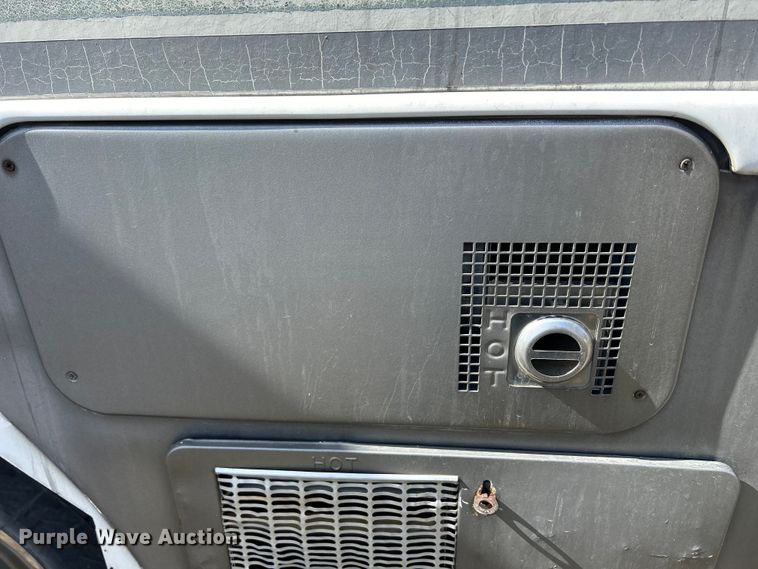 image for item DS0830 1998 Fleetwood  Pace Arrow RV