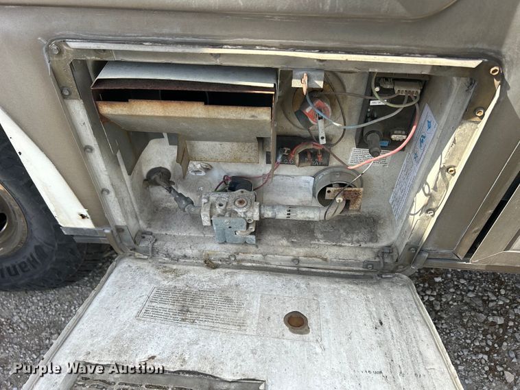 image for item DS0830 1998 Fleetwood  Pace Arrow RV