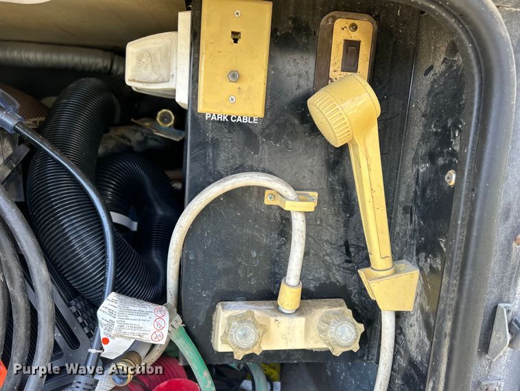 image for item DS0830 1998 Fleetwood  Pace Arrow RV