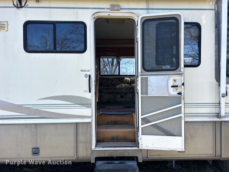 image for item DS0830 1998 Fleetwood  Pace Arrow RV