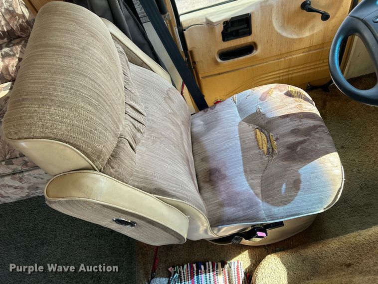 image for item DS0830 1998 Fleetwood  Pace Arrow RV