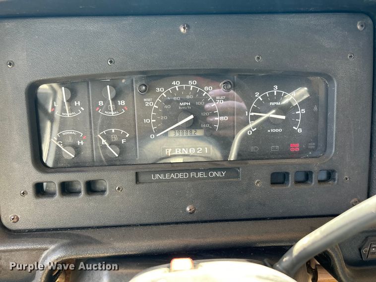 image for item DS0830 1998 Fleetwood  Pace Arrow RV