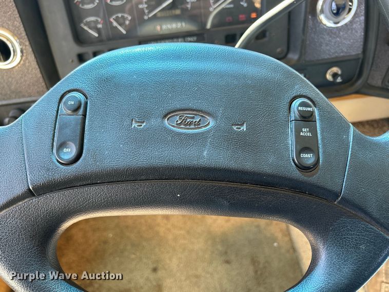 image for item DS0830 1998 Fleetwood  Pace Arrow RV