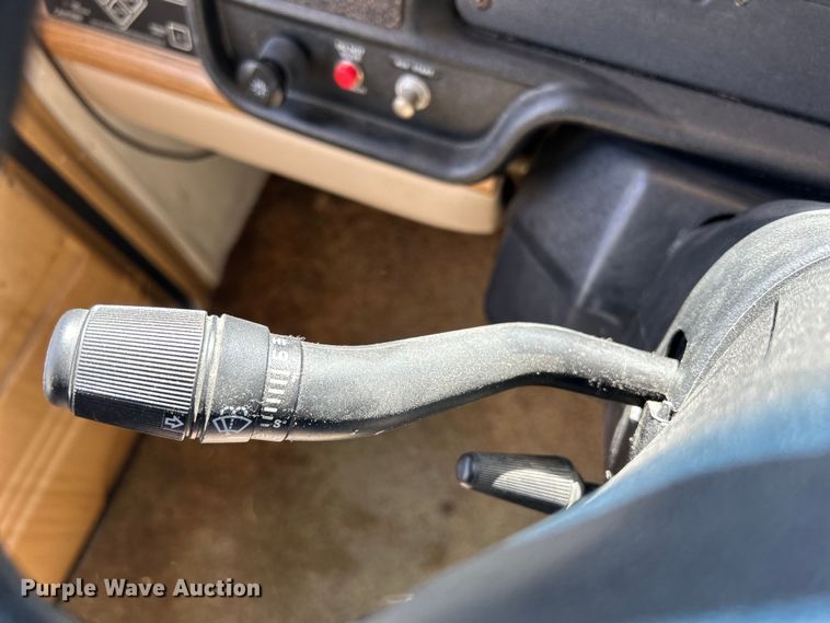 image for item DS0830 1998 Fleetwood  Pace Arrow RV