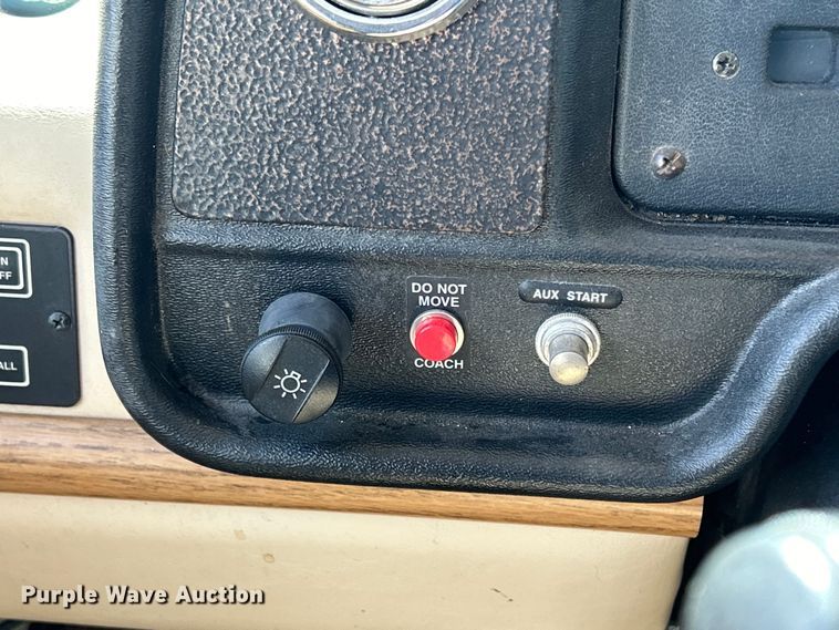 image for item DS0830 1998 Fleetwood  Pace Arrow RV