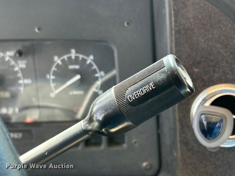 image for item DS0830 1998 Fleetwood  Pace Arrow RV