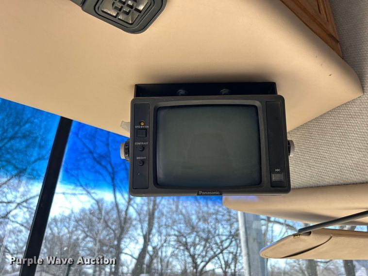 image for item DS0830 1998 Fleetwood  Pace Arrow RV