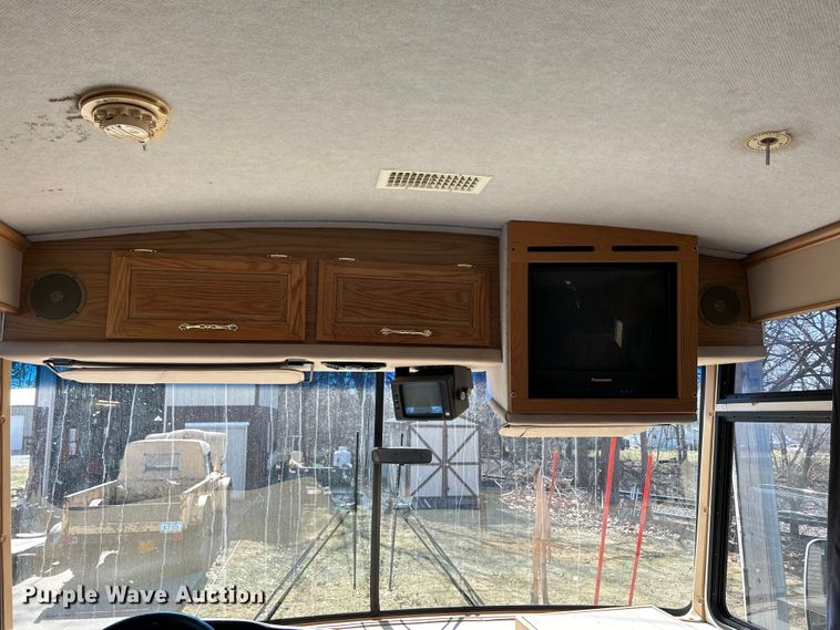 image for item DS0830 1998 Fleetwood  Pace Arrow RV