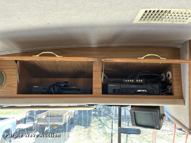 image for item DS0830 1998 Fleetwood  Pace Arrow RV