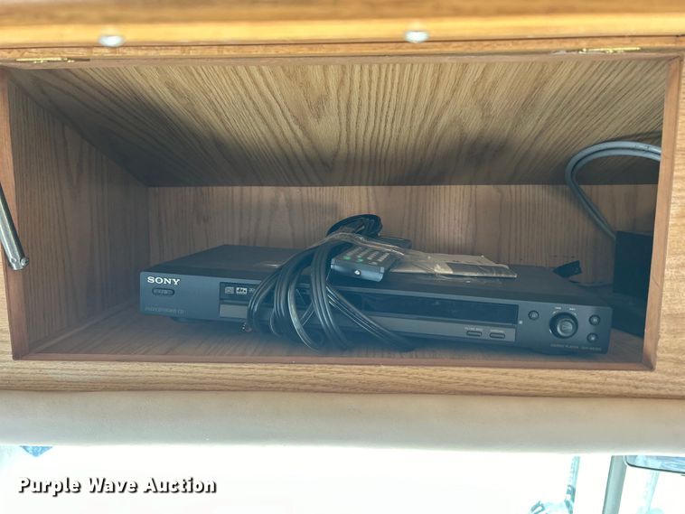 image for item DS0830 1998 Fleetwood  Pace Arrow RV