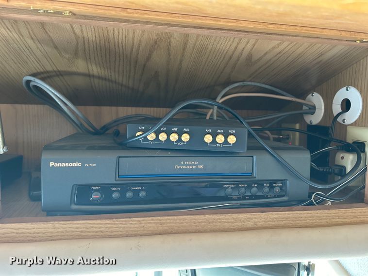 image for item DS0830 1998 Fleetwood  Pace Arrow RV