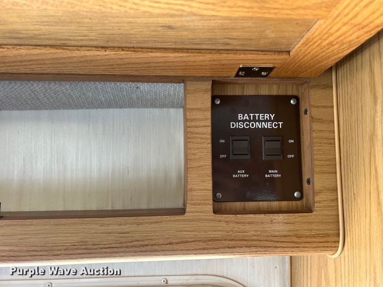 image for item DS0830 1998 Fleetwood  Pace Arrow RV