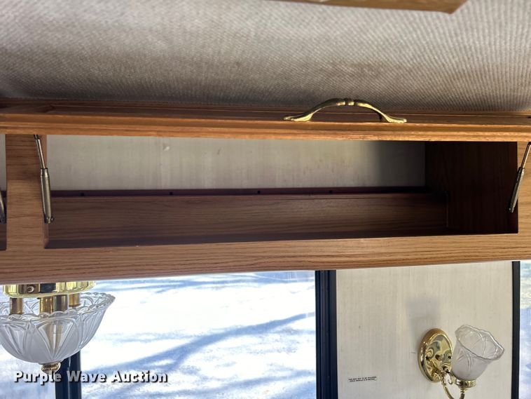 image for item DS0830 1998 Fleetwood  Pace Arrow RV