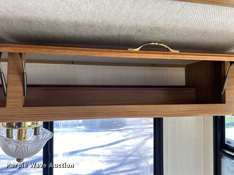 image for item DS0830 1998 Fleetwood  Pace Arrow RV