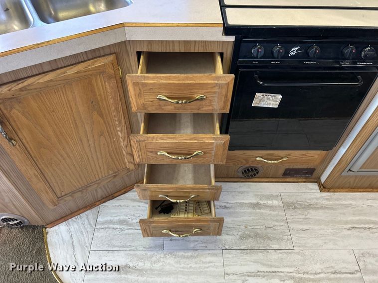 image for item DS0830 1998 Fleetwood  Pace Arrow RV