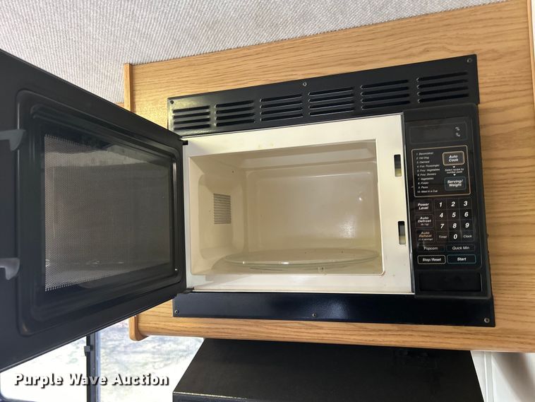 image for item DS0830 1998 Fleetwood  Pace Arrow RV