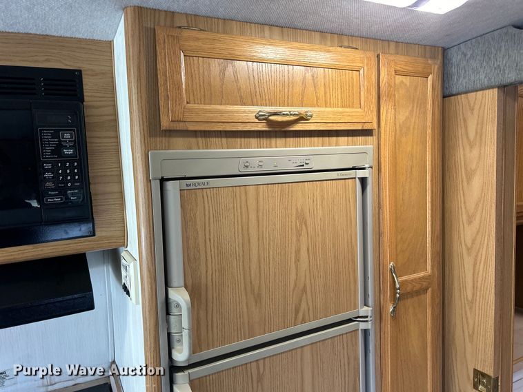 image for item DS0830 1998 Fleetwood  Pace Arrow RV