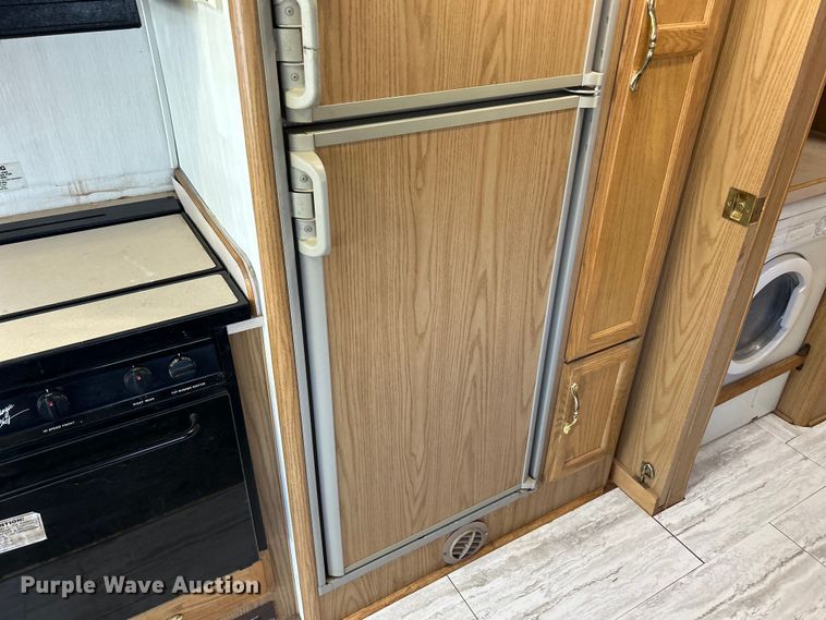 image for item DS0830 1998 Fleetwood  Pace Arrow RV