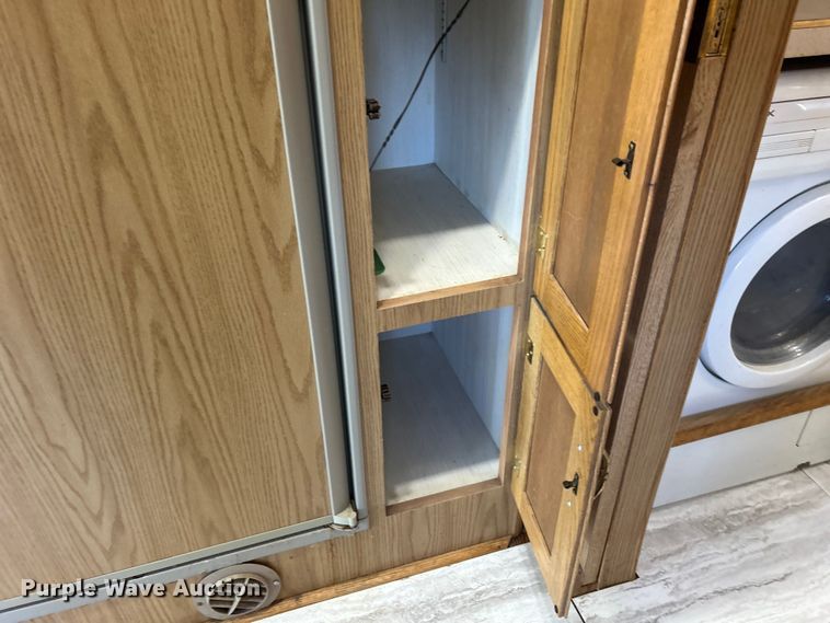 image for item DS0830 1998 Fleetwood  Pace Arrow RV