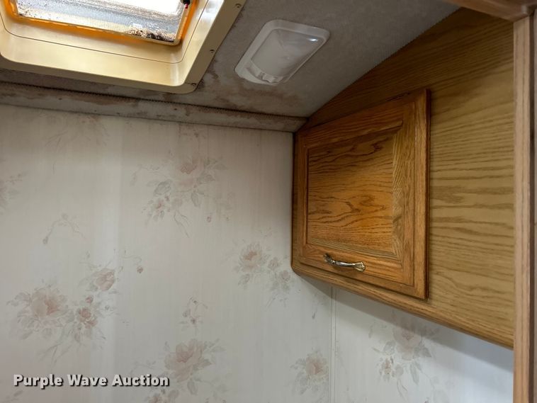 image for item DS0830 1998 Fleetwood  Pace Arrow RV