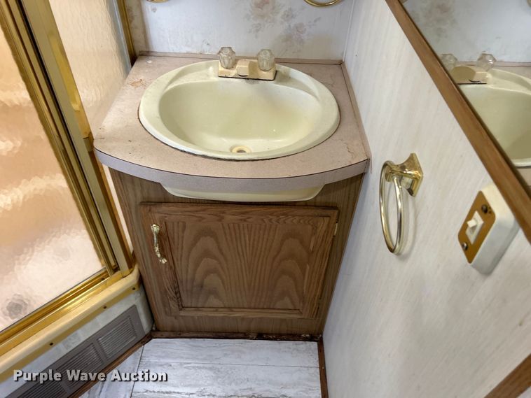 image for item DS0830 1998 Fleetwood  Pace Arrow RV