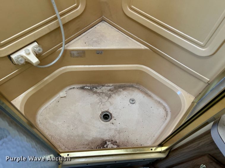 image for item DS0830 1998 Fleetwood  Pace Arrow RV