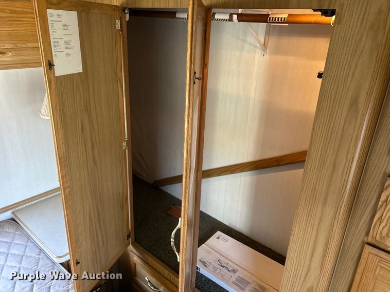 image for item DS0830 1998 Fleetwood  Pace Arrow RV