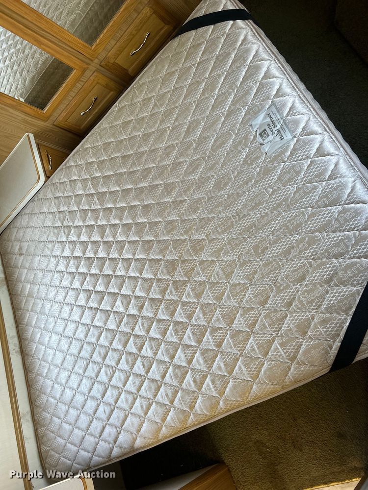 image for item DS0830 1998 Fleetwood  Pace Arrow RV