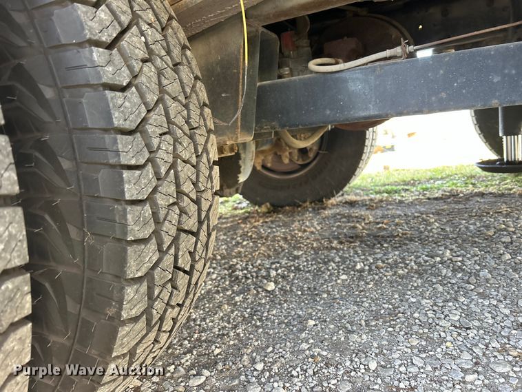 image for item DS0830 1998 Fleetwood  Pace Arrow RV