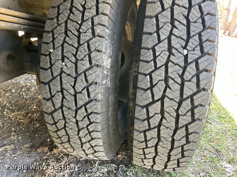 image for item DS0830 1998 Fleetwood  Pace Arrow RV