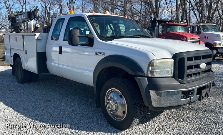 image for item DS0831 2006 Ford F550 Super Duty XL SuperCab utility / service truck