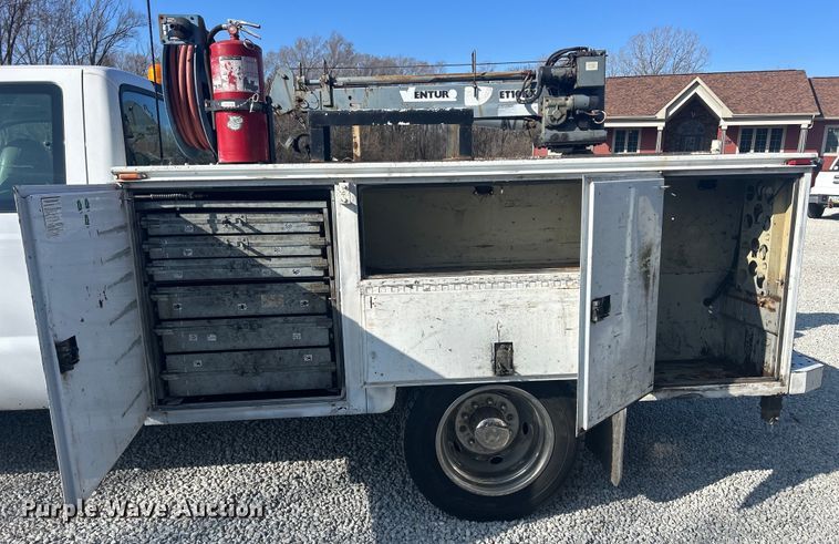 image for item DS0831 2006 Ford F550 Super Duty XL SuperCab utility / service truck