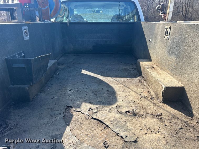 image for item DS0831 2006 Ford F550 Super Duty XL SuperCab utility / service truck